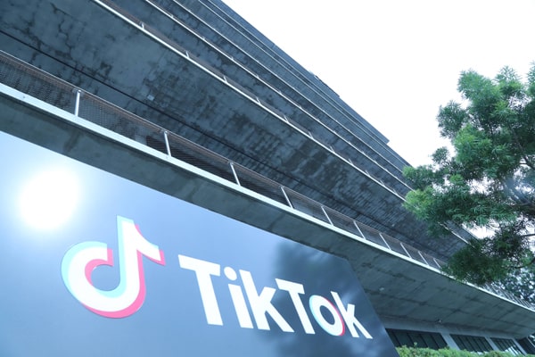 tiktok账户如何绑定银行？
